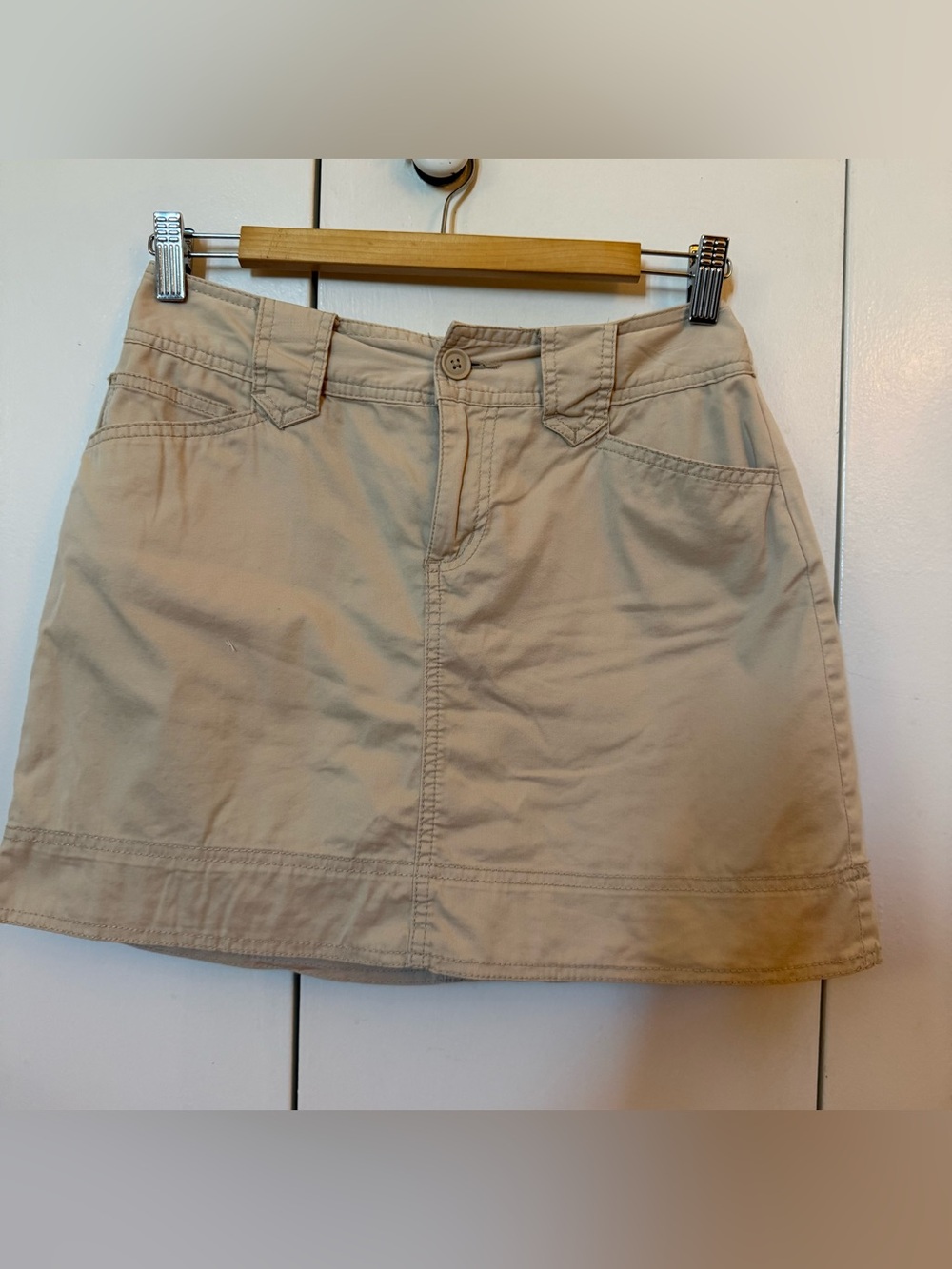 St. John's Bay Beige Mini Skirt (Conf 8)